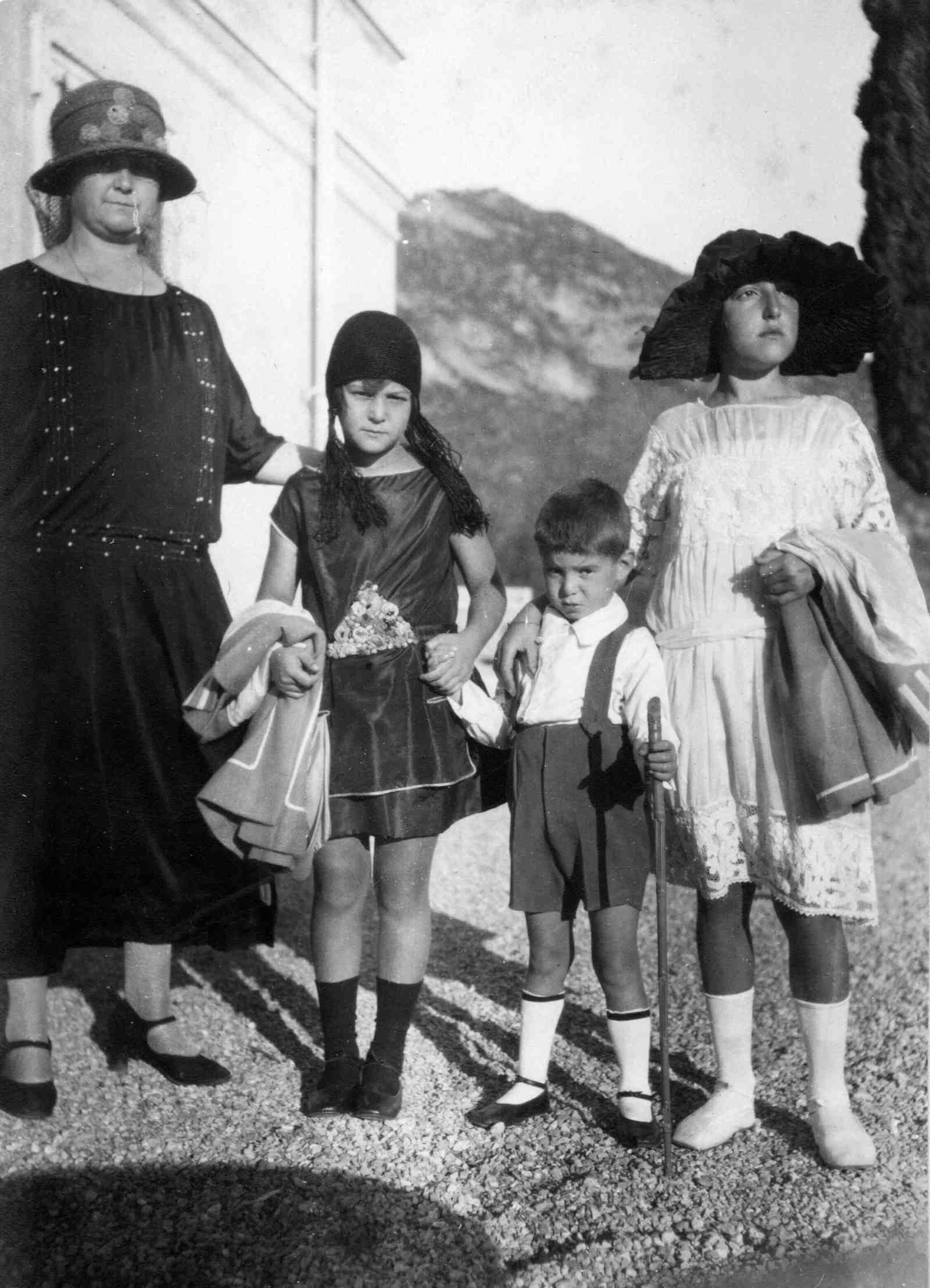 1 - Lena Guido (on the right) on the lakefront 1920s